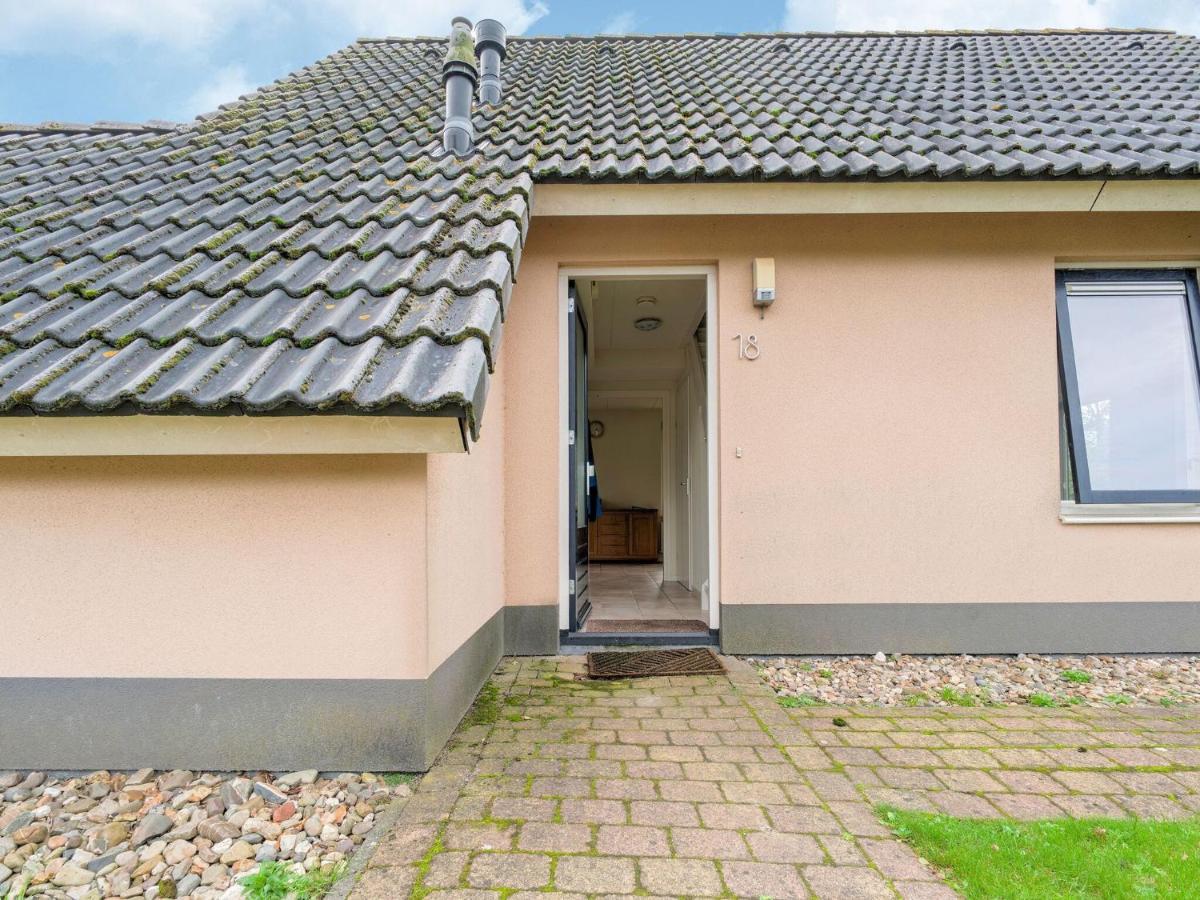 Serene Holiday Home In Gaasterl N Sleat Sondel Exterior foto