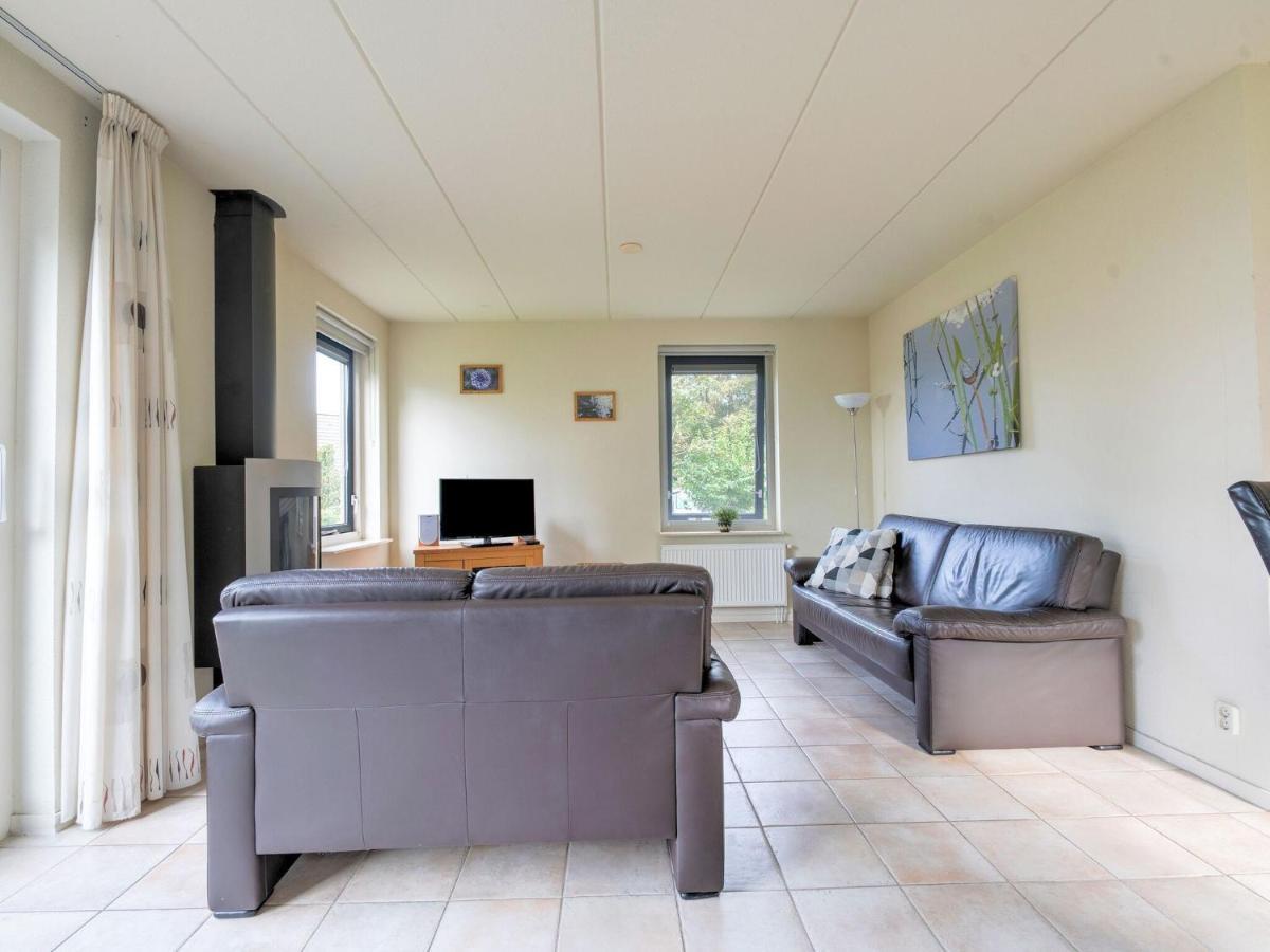 Serene Holiday Home In Gaasterl N Sleat Sondel Exterior foto